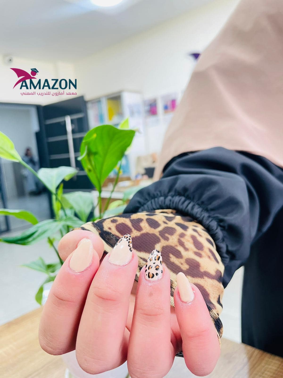  إبداعات طالبات التجميل في مساق الأظافر الاحترافي!