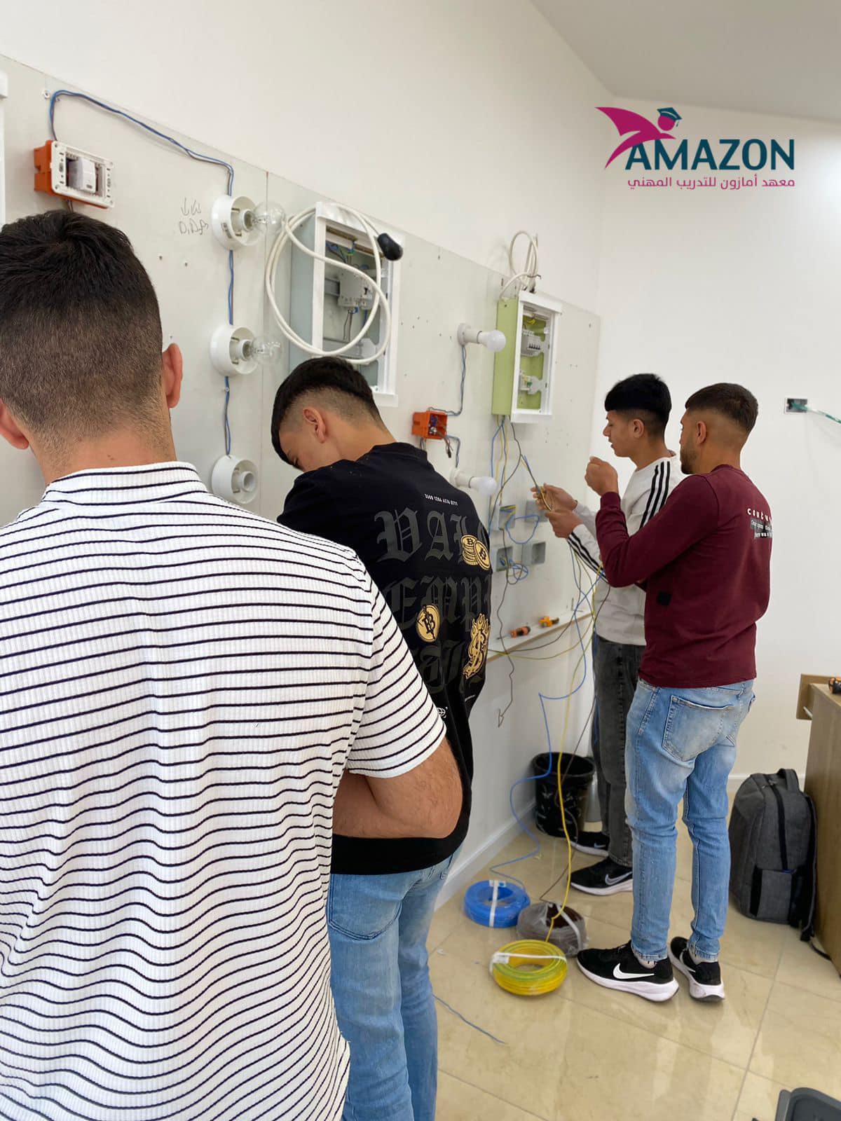 تخصص التمديدات الكهربائية الصناعية والمنزلية